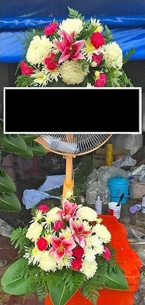 พวงหรีดพัดลม รหัส P001 ราคา 2000 บาท